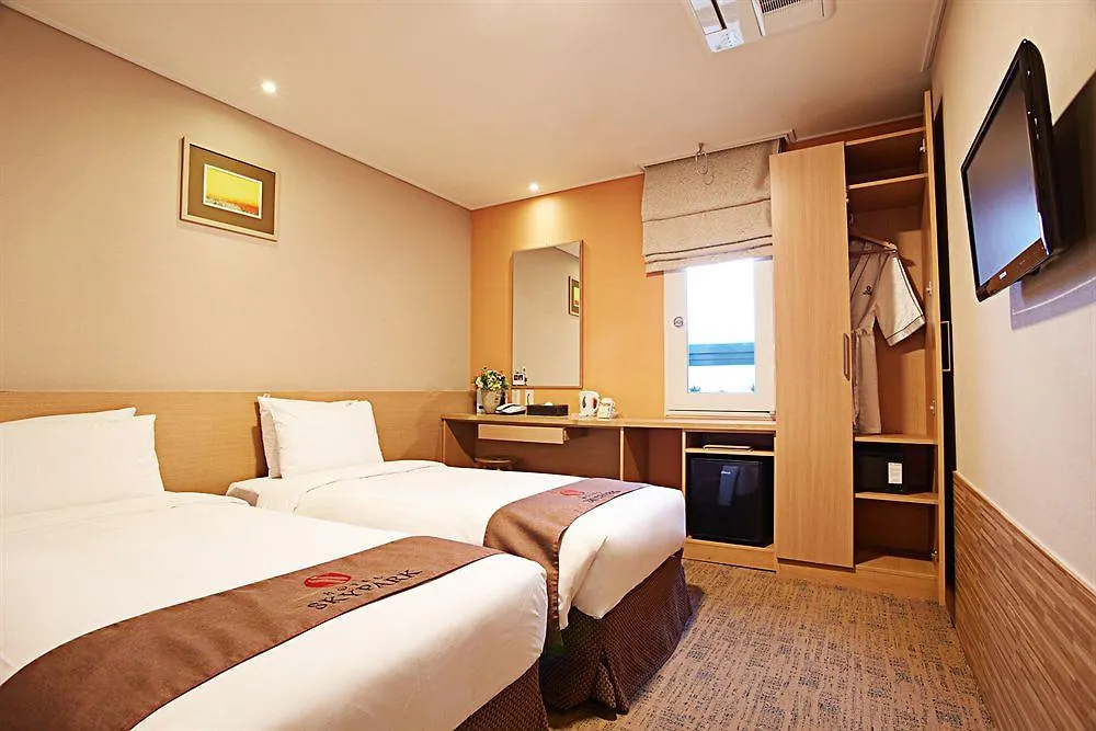 Hotel Skypark Myeongdong 3 Seoul