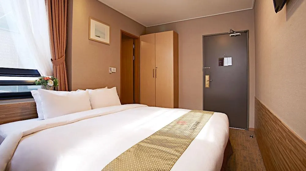 Hotel Skypark Myeongdong 3 Seoul