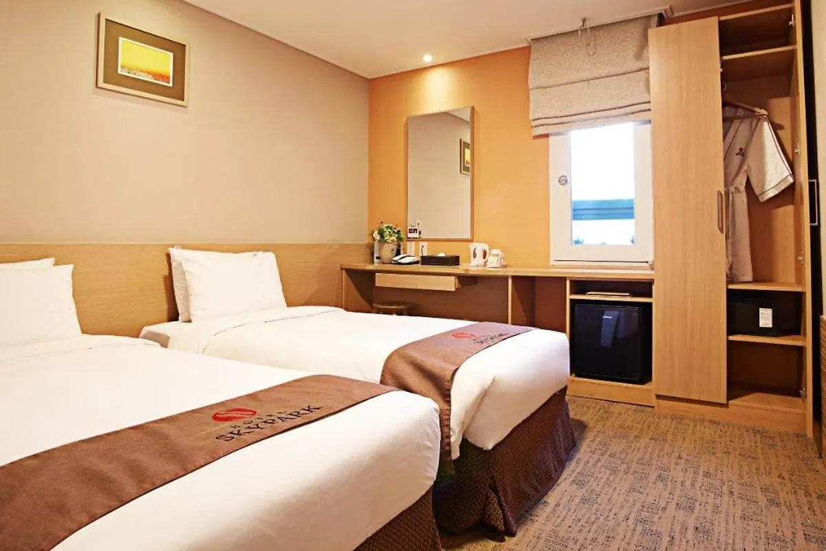 Hotel Skypark Myeongdong 3 Seoul 3*,